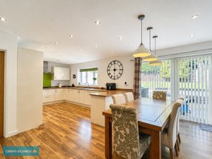 Kitchen- click for photo gallery